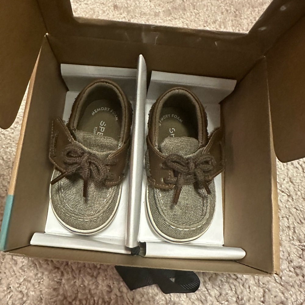Infant Sperry shoes size 2 (3-6months)